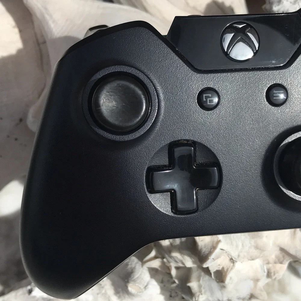 XBox One Black Wireless Gaming Controller without battery back